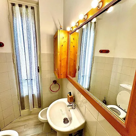 Magic House - Splendido Trilocale Nel Budello Lägenhet *