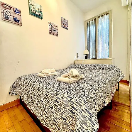 Magic House - Splendido Trilocale Nel Budello Lägenhet