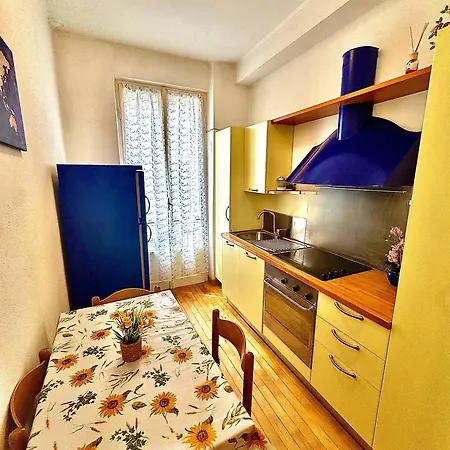 Magic House - Splendido Trilocale Nel Budello Lägenhet *