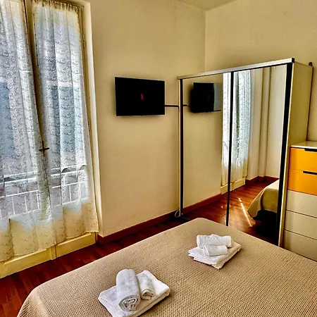 Magic House - Splendido Trilocale Nel Budello Lägenhet