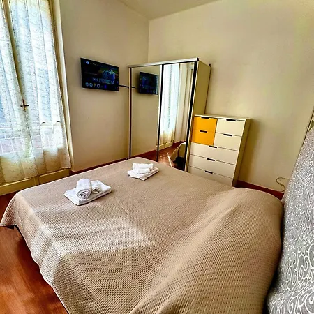 Magic House - Splendido Trilocale Nel Budello Lägenhet