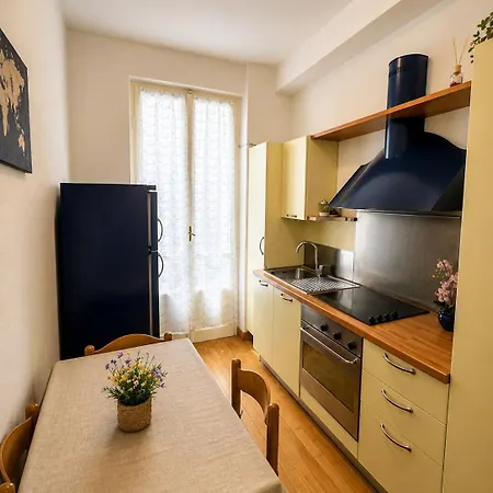 Magic House - Splendido Trilocale Nel Budello Alassio